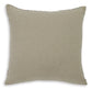 Jayner Pillow