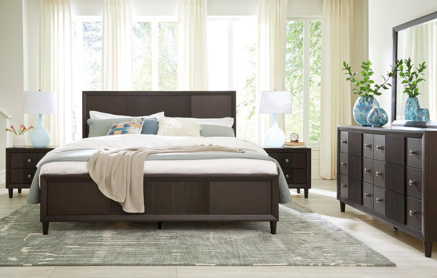 Urbantrack King Panel Bed