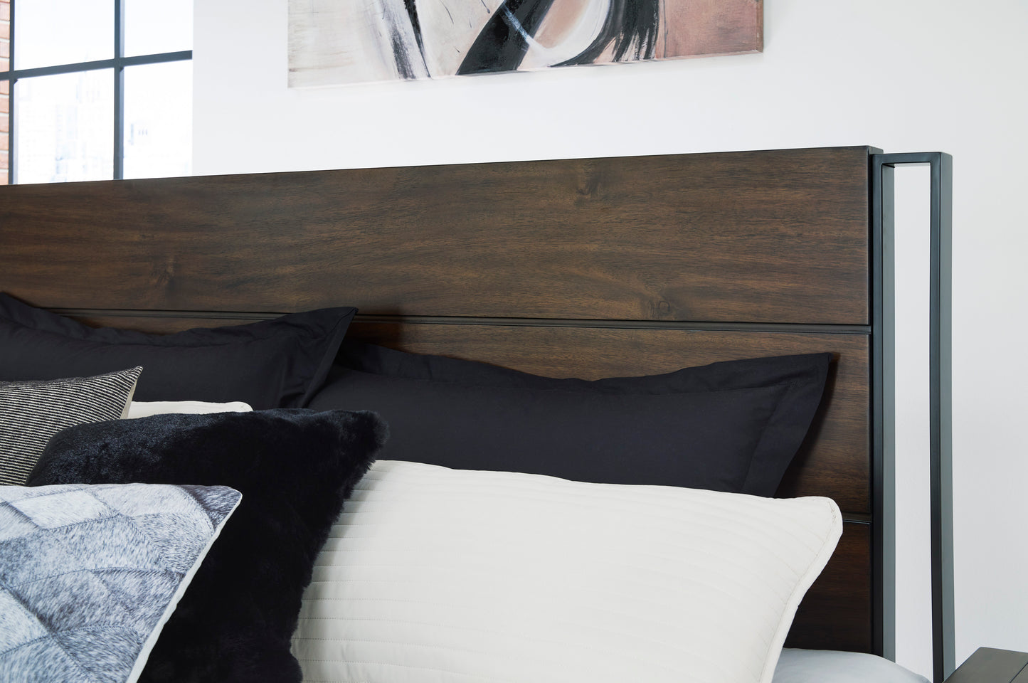 Zumbado Queen Panel Bed