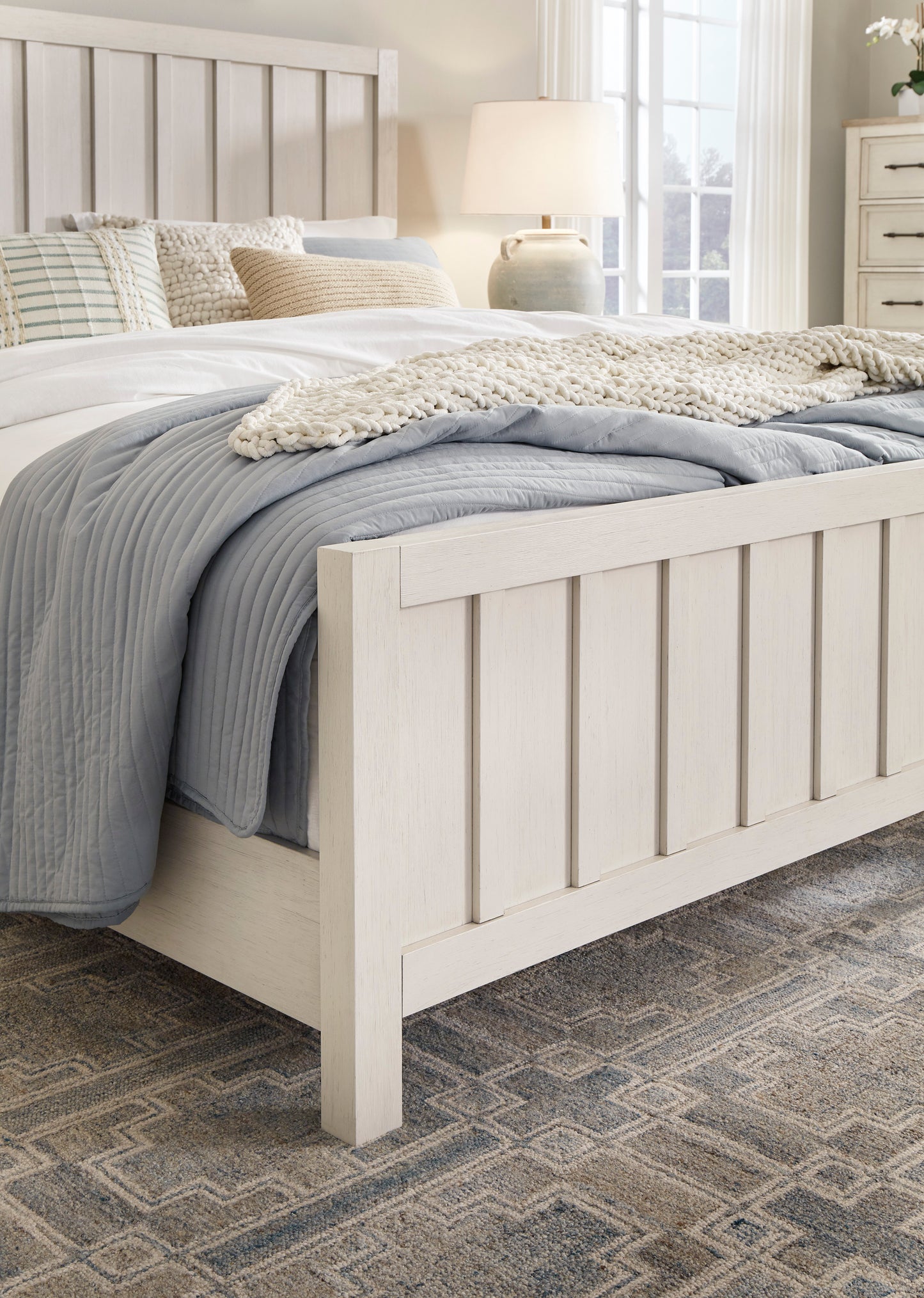 Shaybrock Queen Panel Bedframe