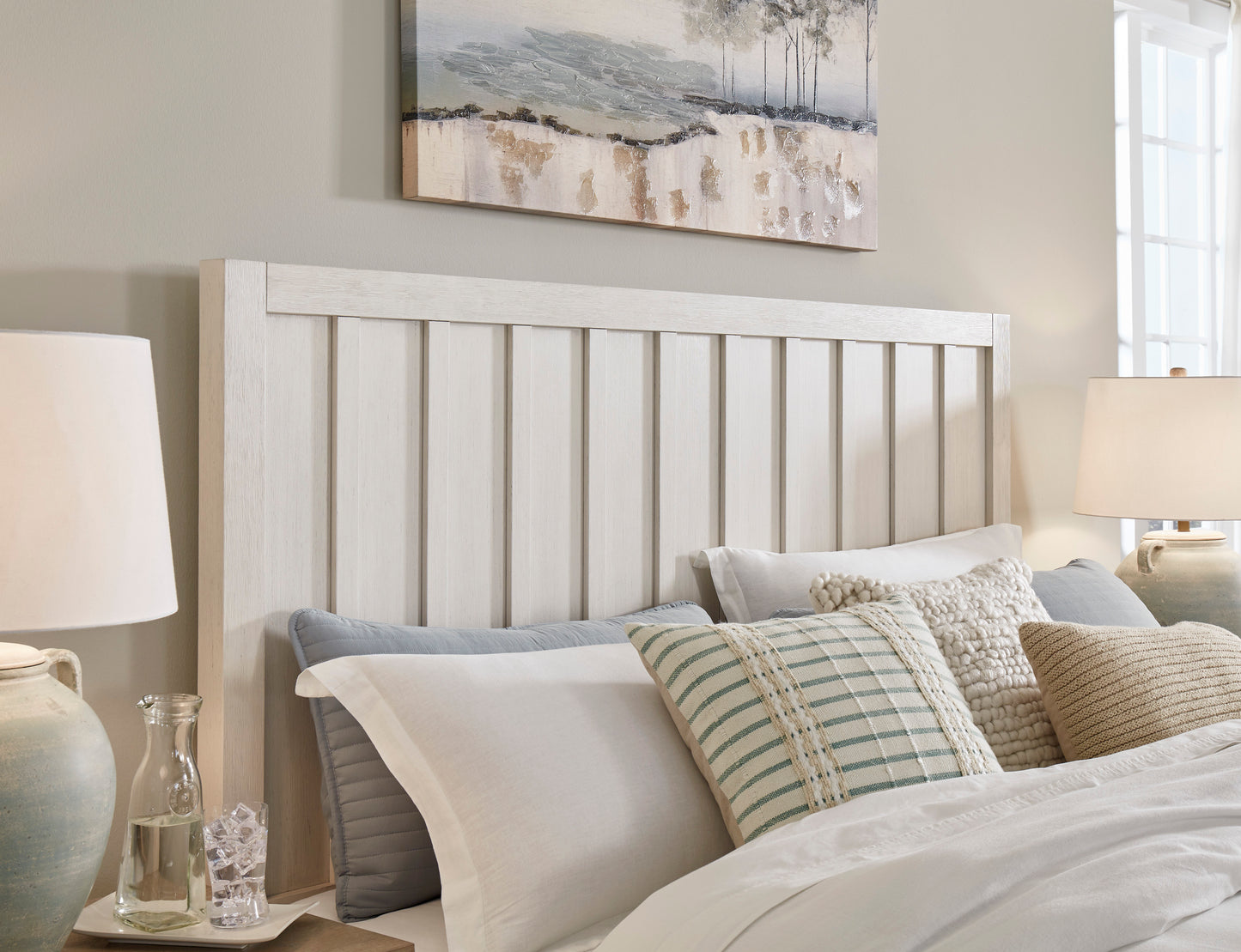 Shaybrock Queen Panel Bedframe