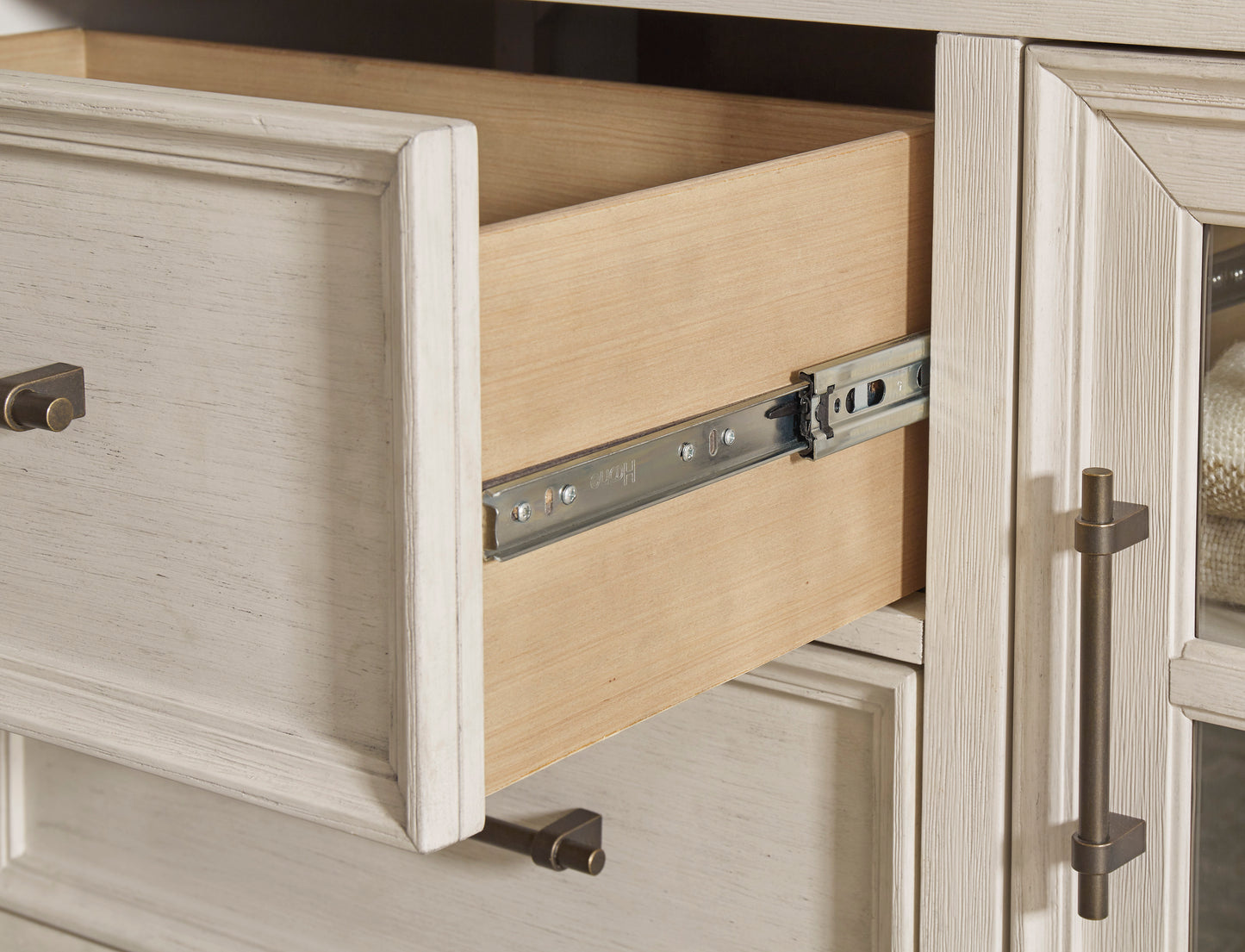 Shaybrock Dresser