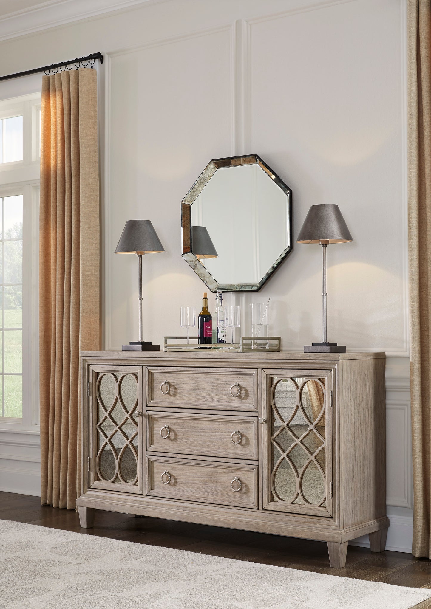 Jorlaina Dining Room Server