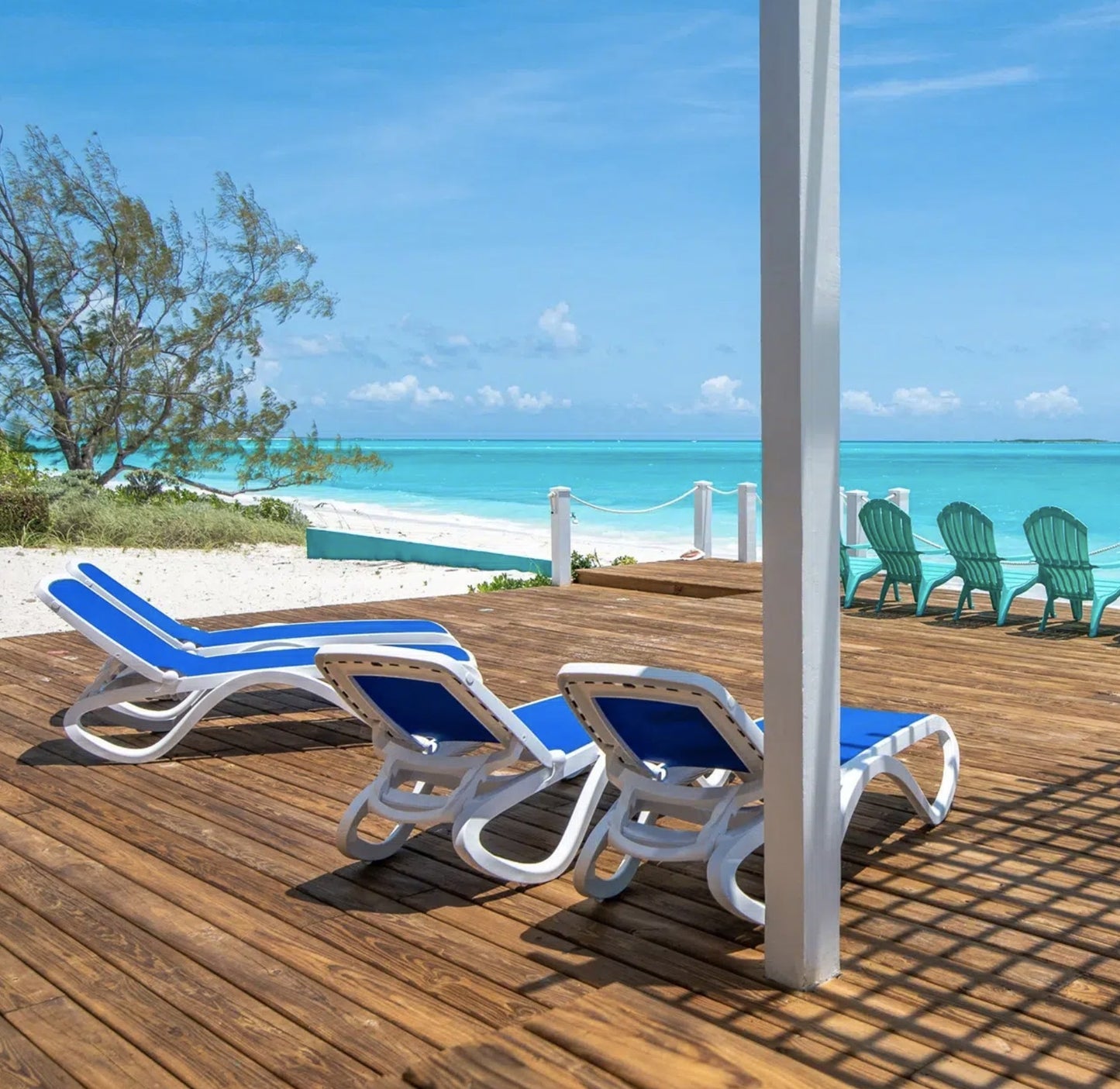 OMEGA WHITE & BLUE SUNLOUNGER