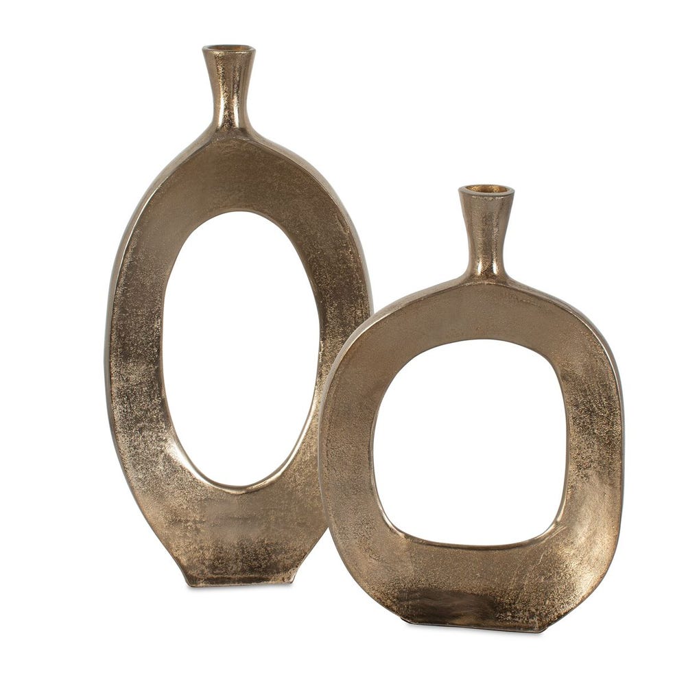 Kyler Vases, S/2