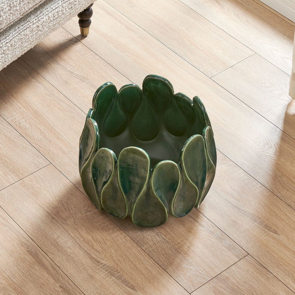 Petal Pinch Indoor-Outdoor Bowl