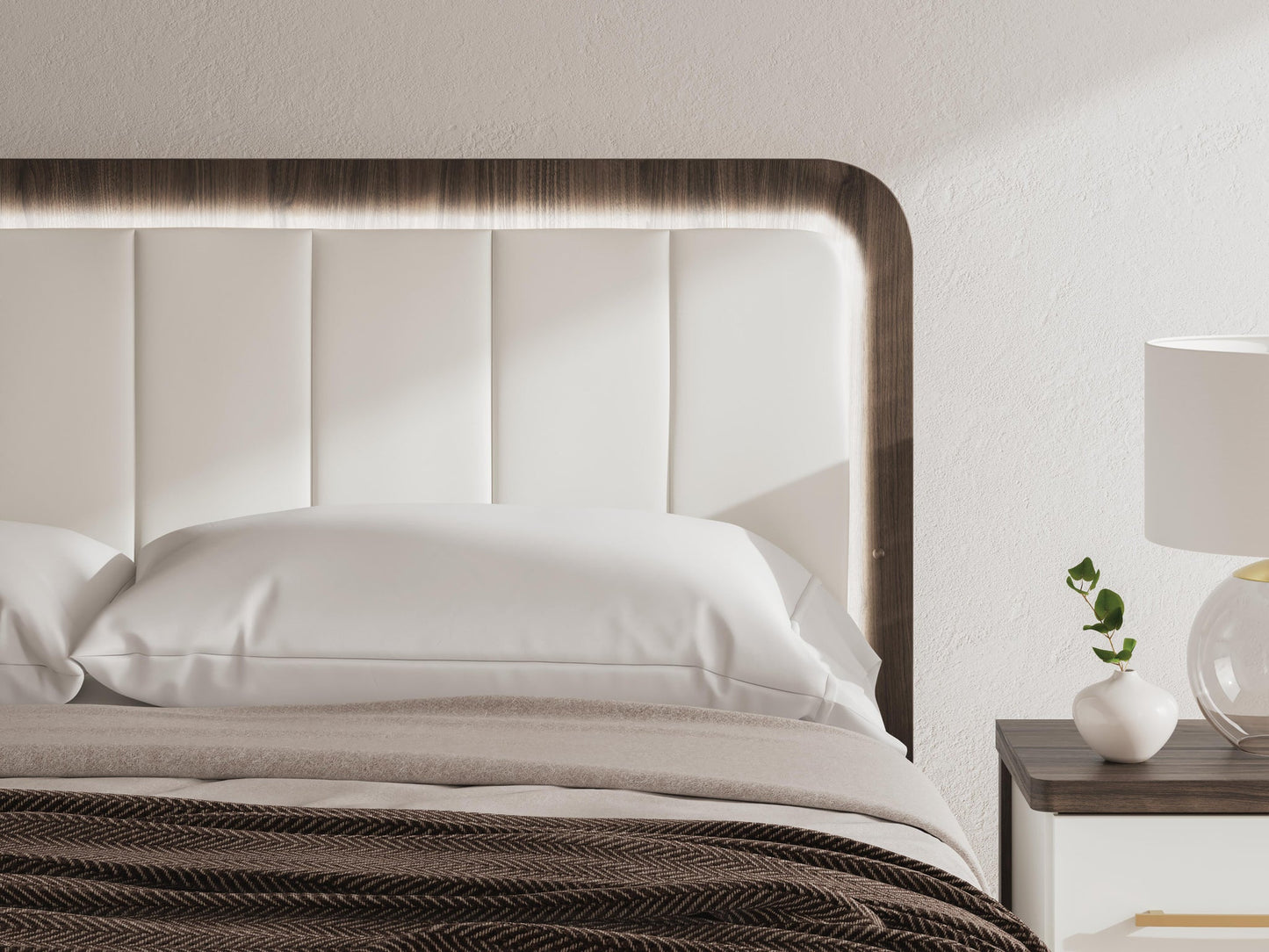 Mazilar King Upholstered Bed