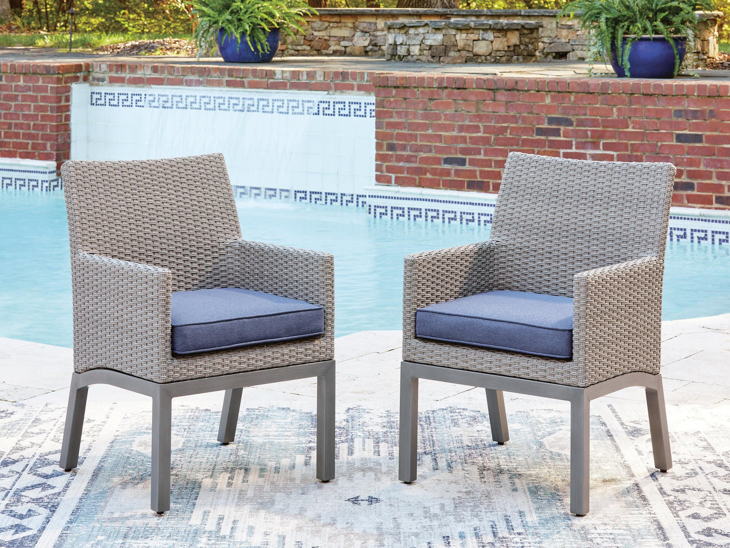 Dillon Beach Arm Chair With Cushion (2/CN)