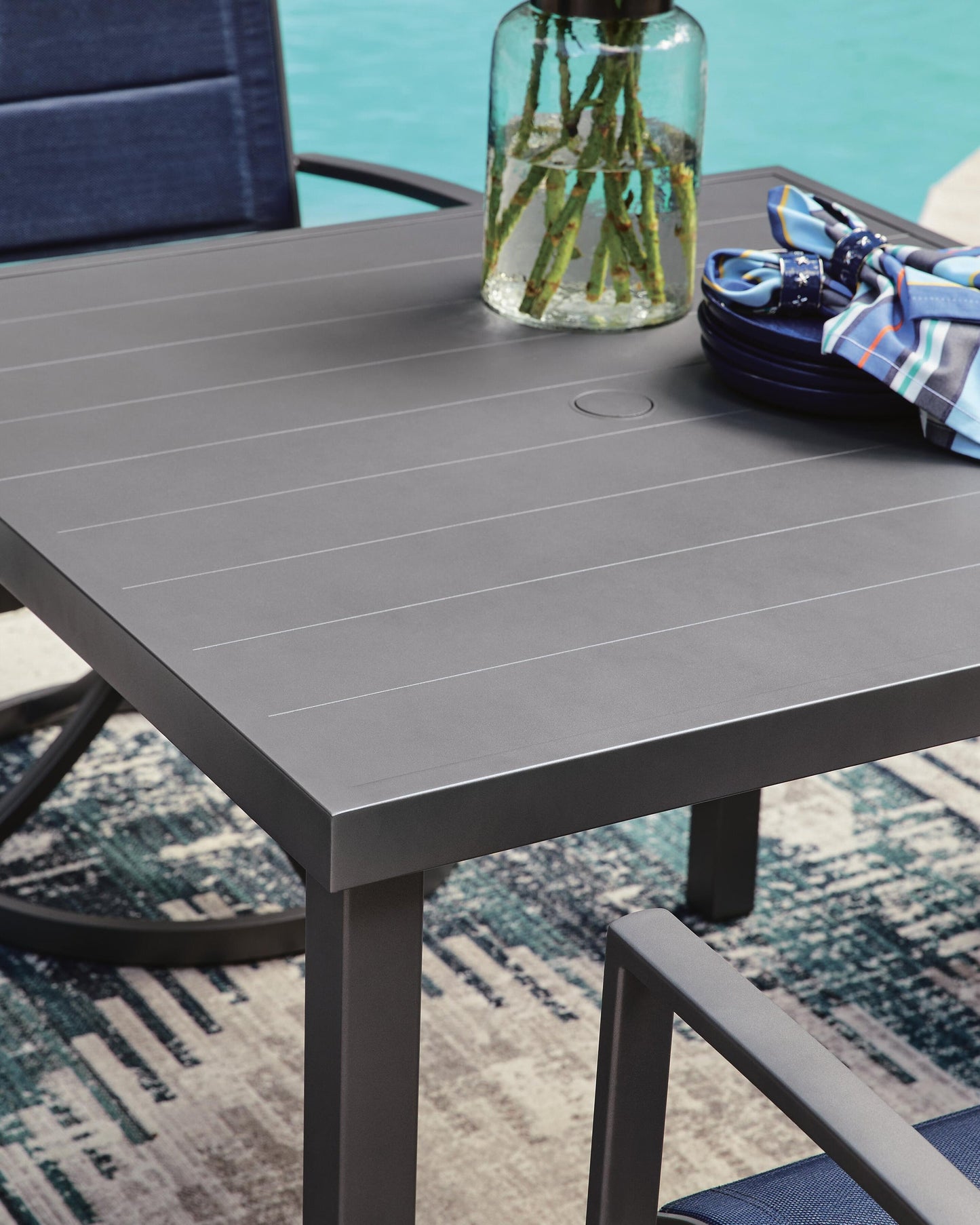 Point Bonita Square Dining Table w/UMB OPT
