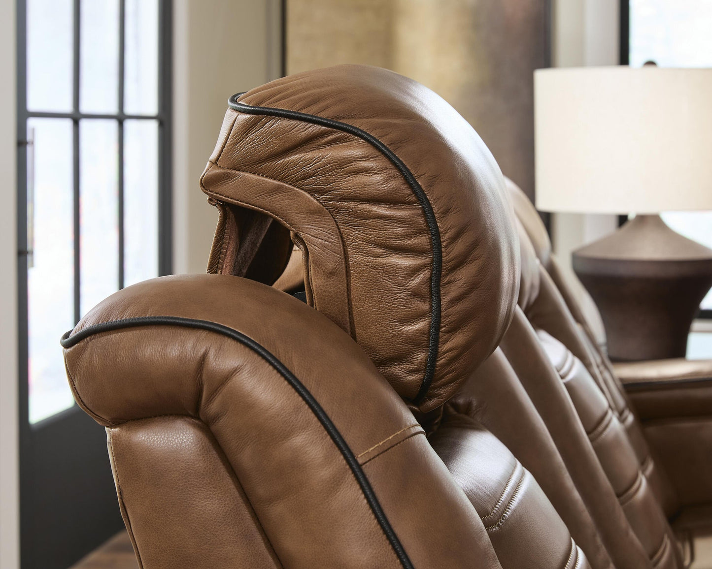 Metro Oasis PWR REC Loveseat/CON/ADJ HDRST