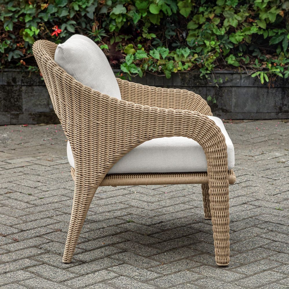 Kavali Outdoor Lounge Chair
