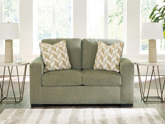 MaKaylen Loveseat