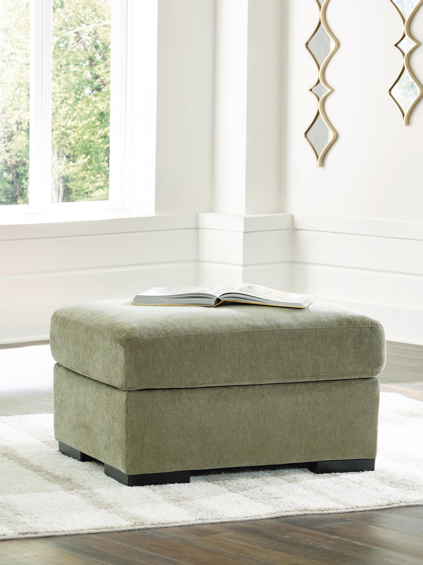 MaKaylen Ottoman