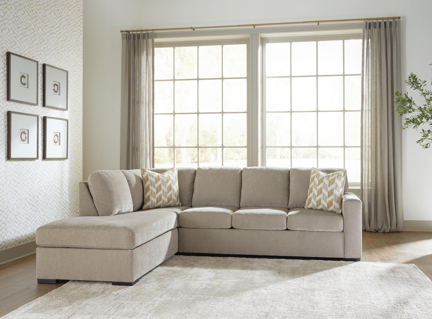 MaKaylen 2-Piece Sleeper Sectional with Chaise