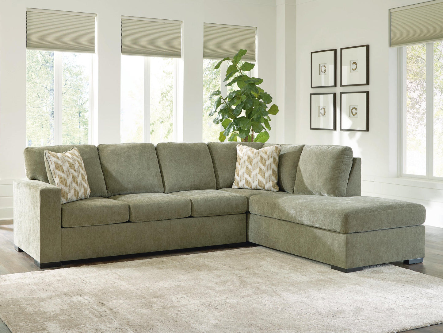 MaKaylen 2-Piece Sectional with Chaise