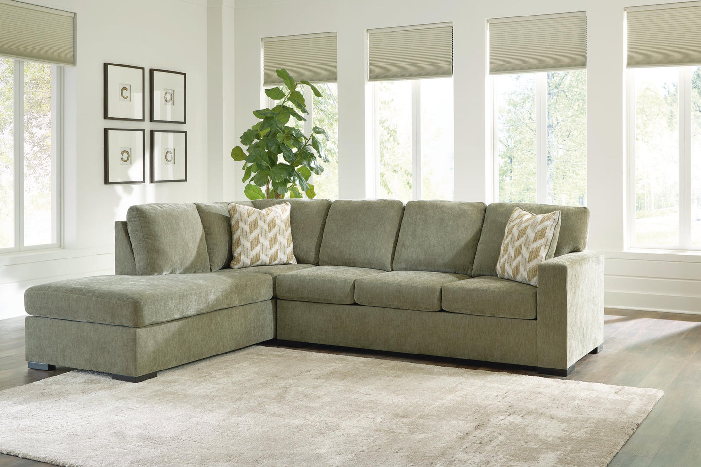 MaKaylen 2-Piece Sectional with Chaise