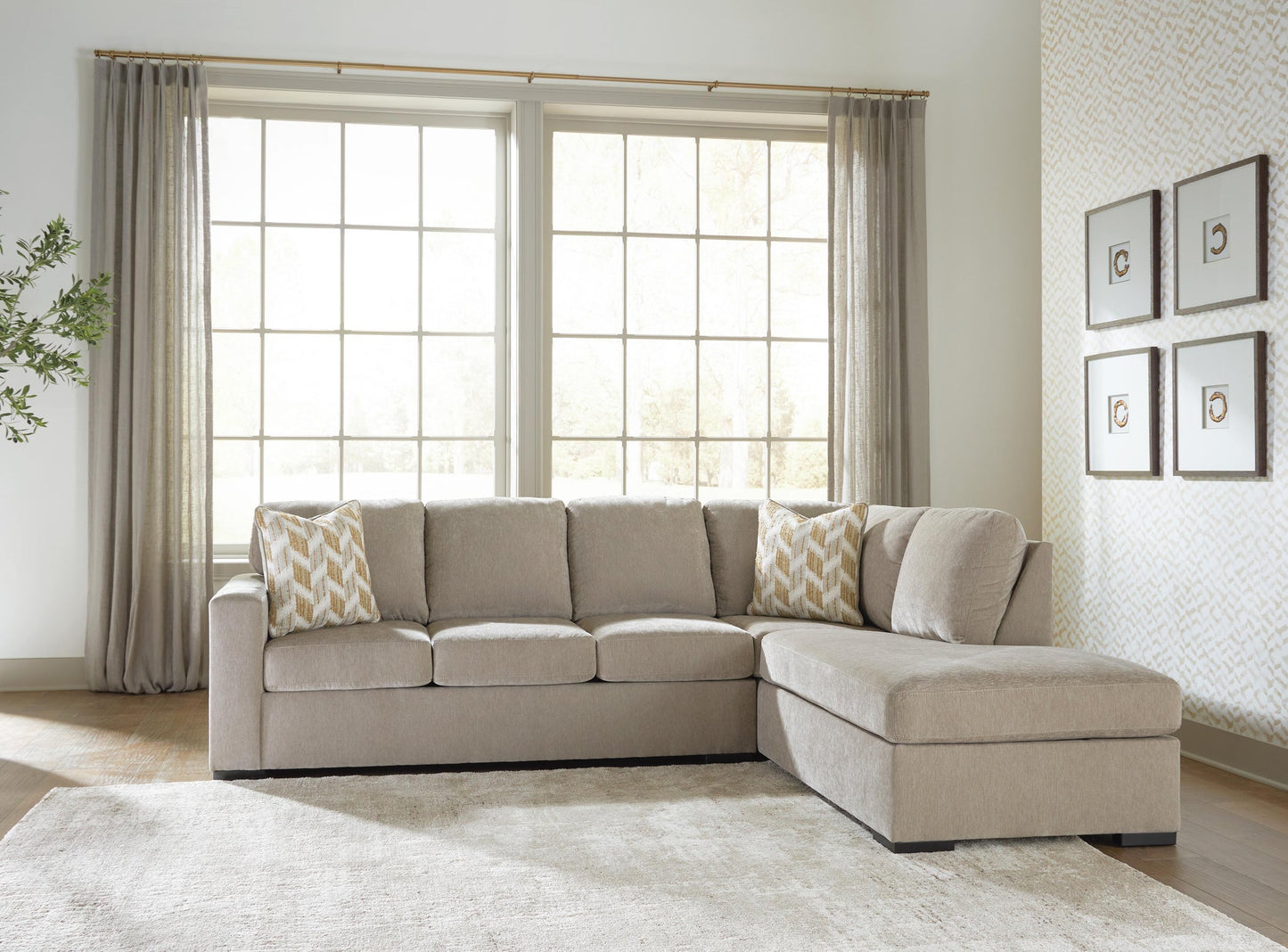 MaKaylen 2-Piece Sleeper Sectional with Chaise