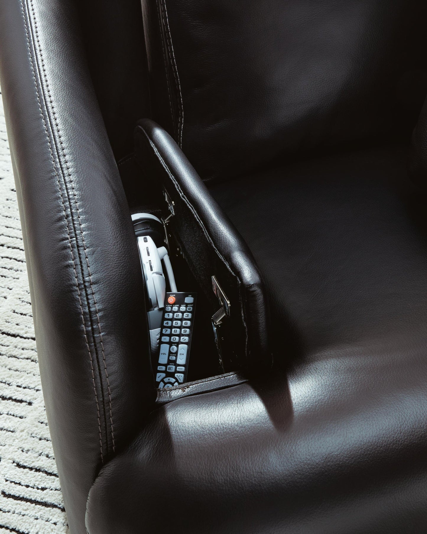 Modmax II Swivel Glider Recliner