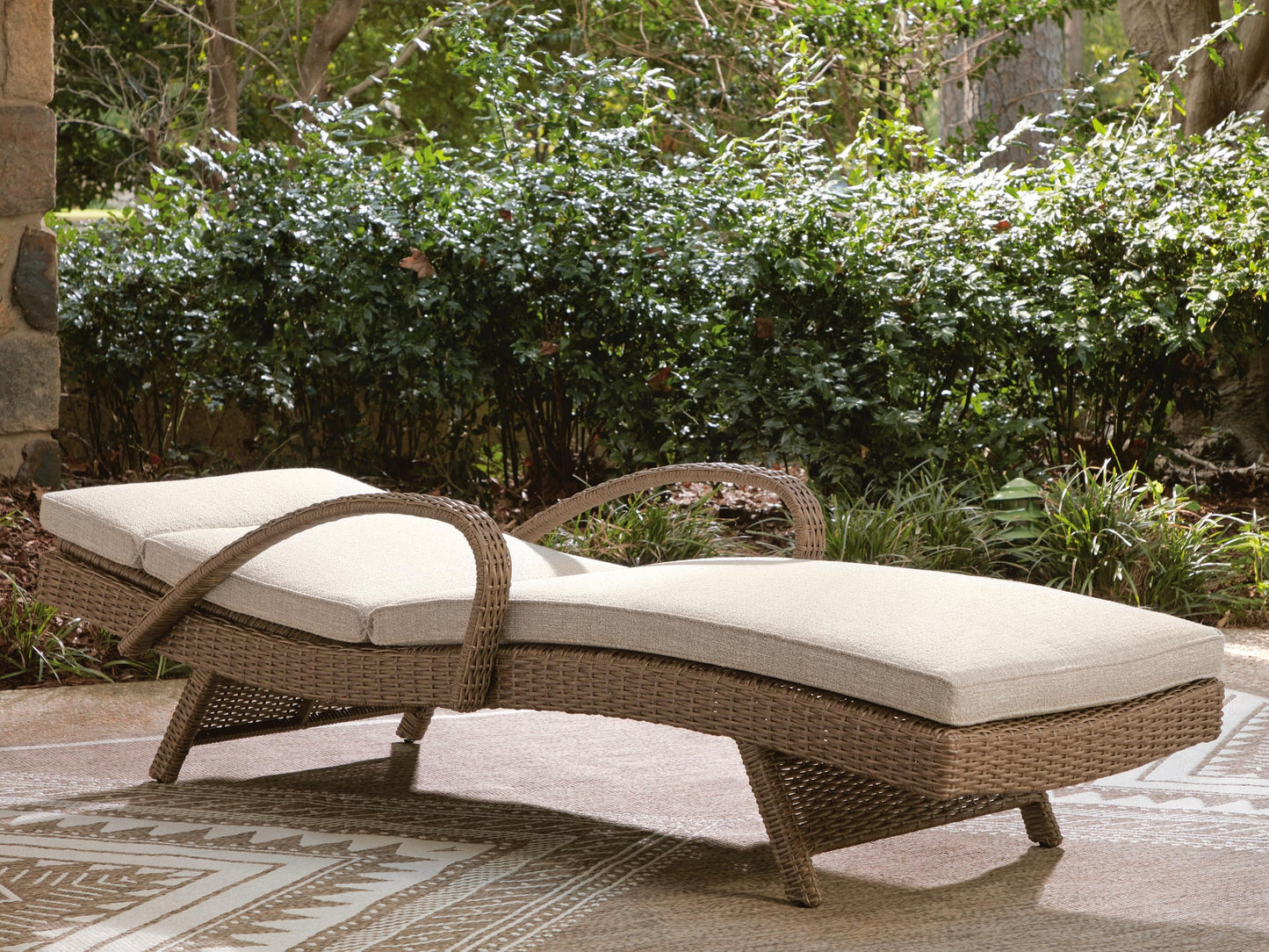 Revare Beach Chaise Lounge with Cushion