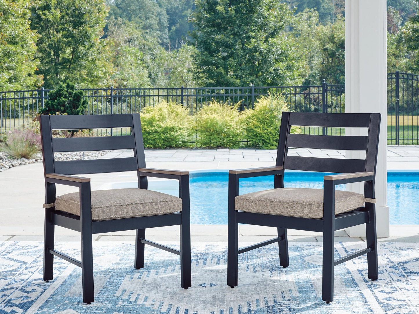 Mabry Shores Arm Chair With Cushion (2/CN)