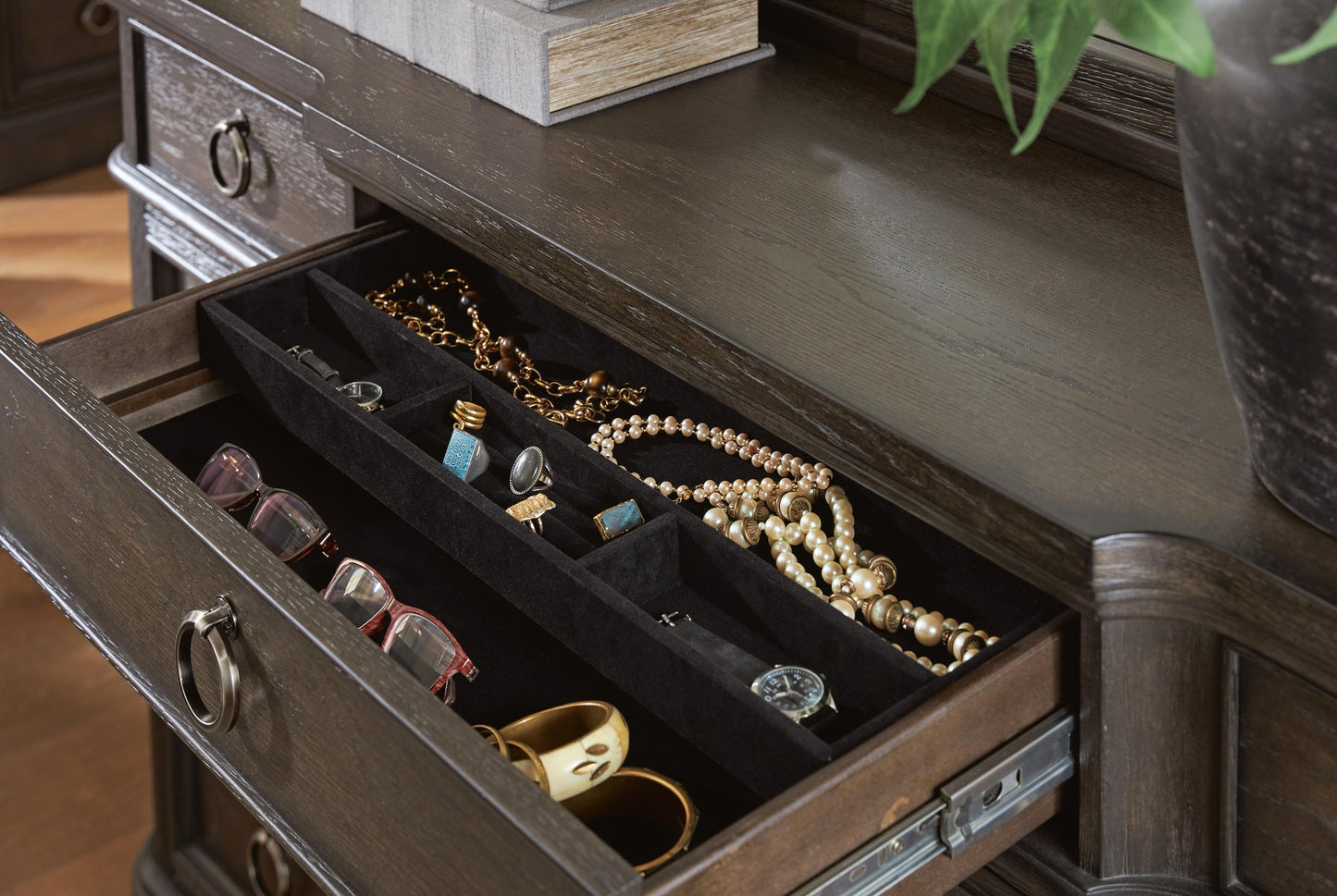 Bannette Dresser