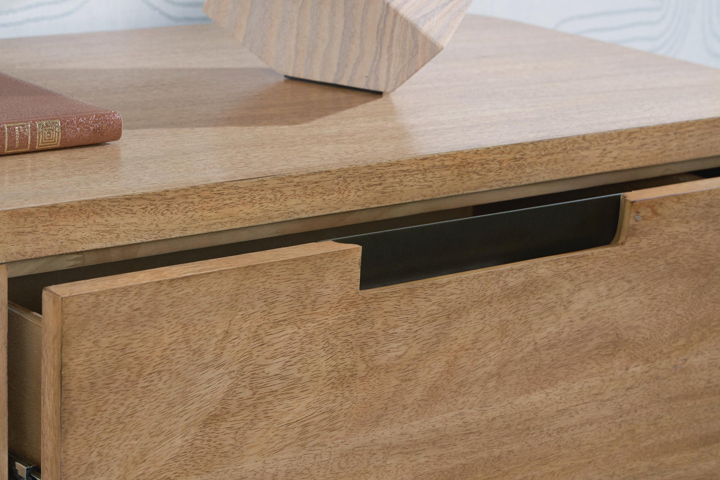 Cladian Five Drawer Chest