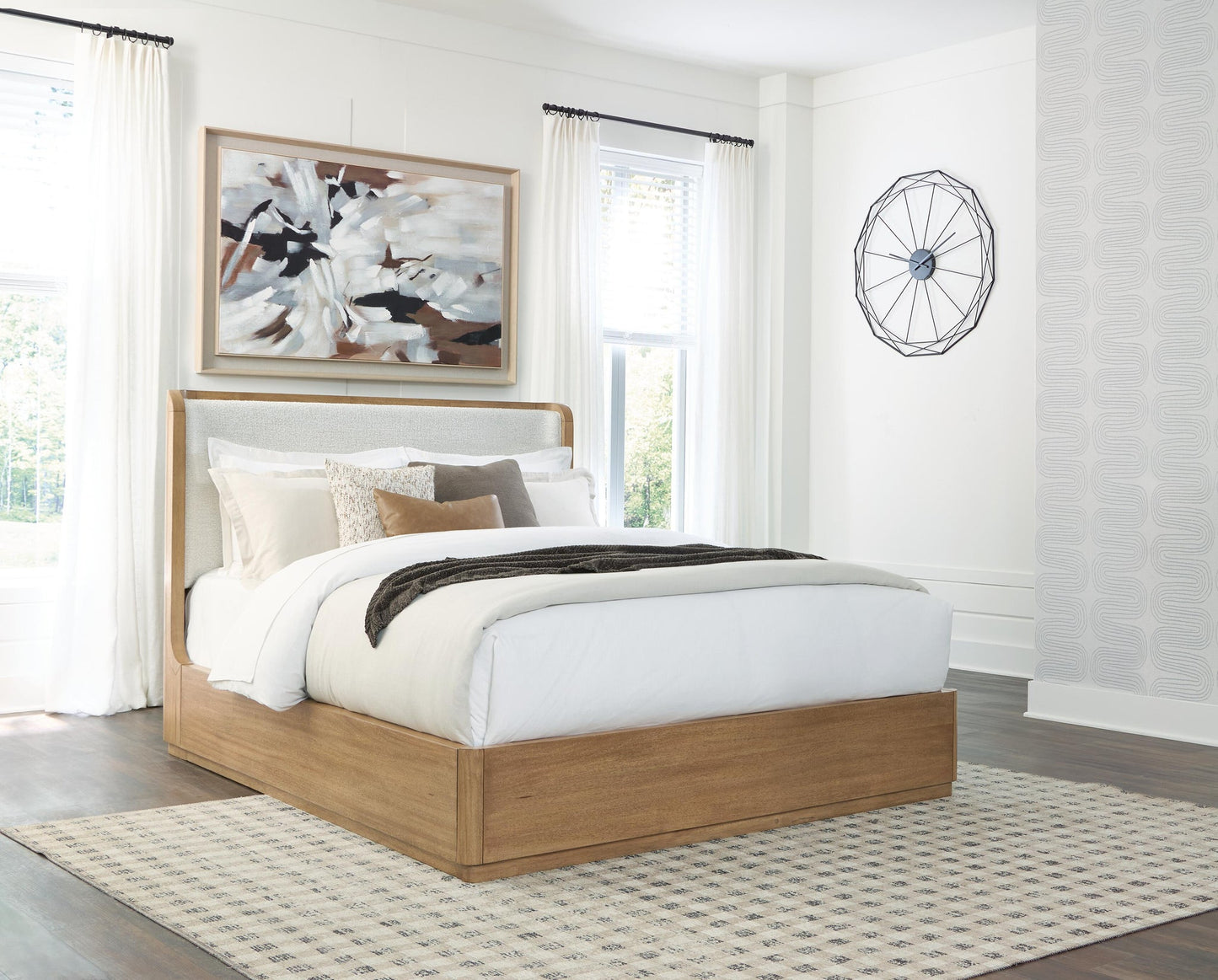 Cladian Queen Upholstered Bed