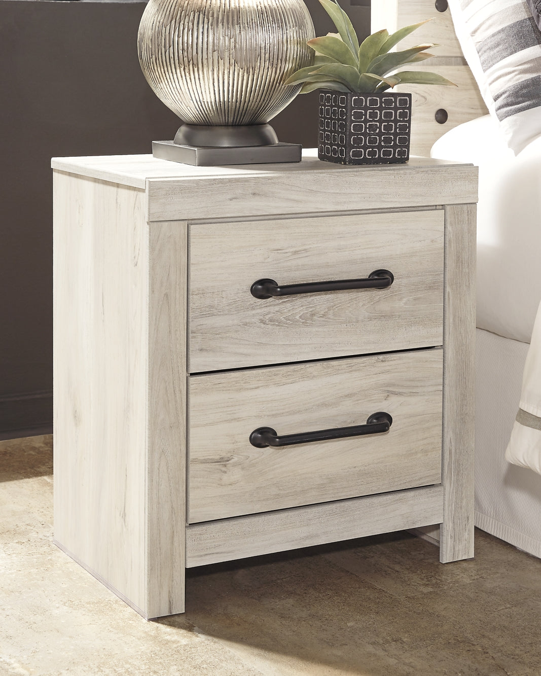 Cambeck King Panel Bed with Mirrored Dresser and 2 Nightstands